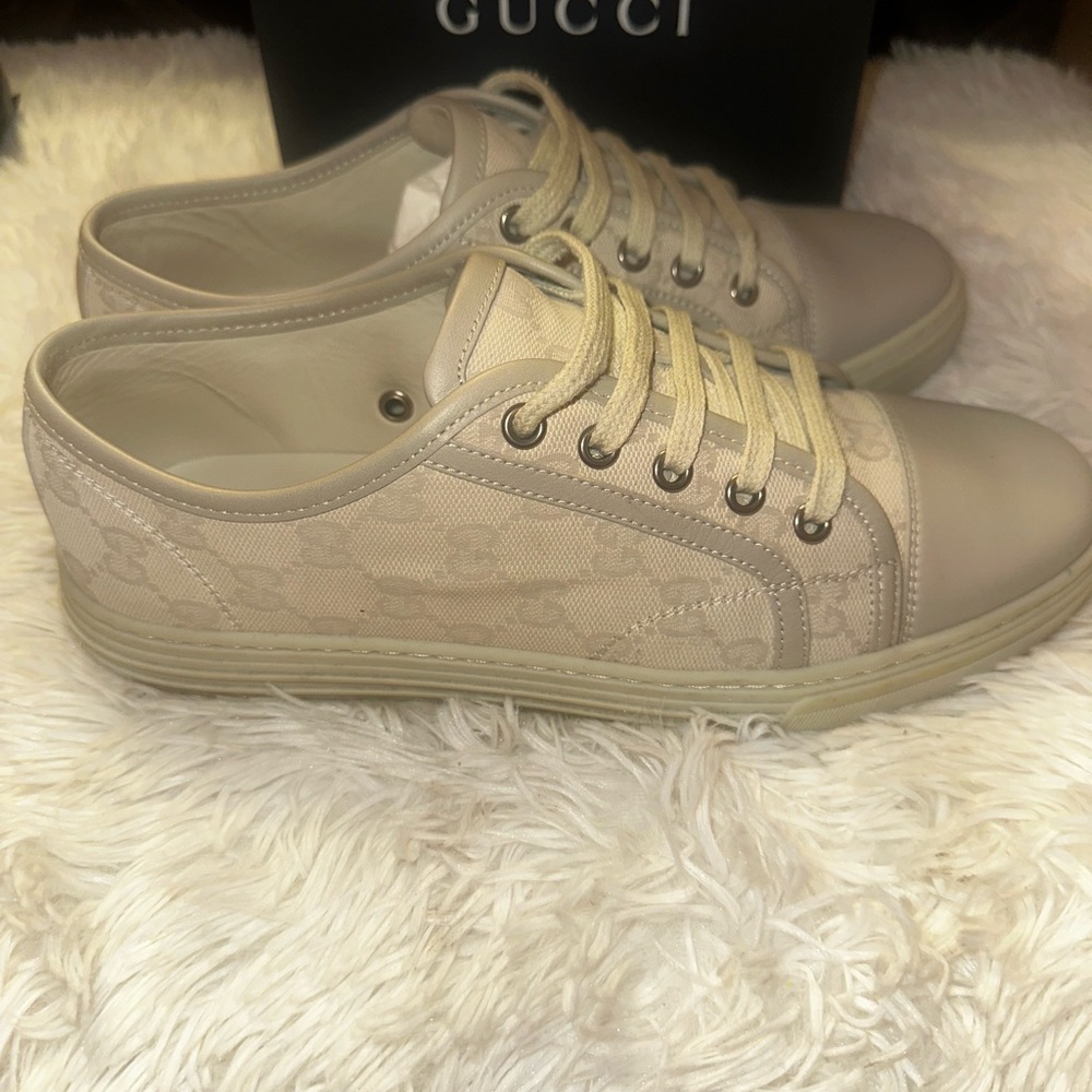 Gucci Women's Light Beige Lace-Up Sneakers